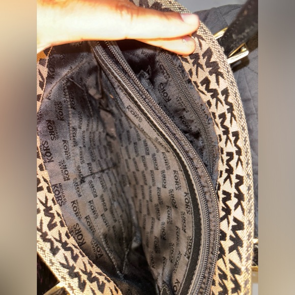 MICHAEL KORS JET SET MK Signature Black Jacquard MD PKT MF Tote Bag - Picture 4 of 7